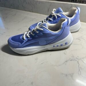 Easy Spirit Blue and White Athletic Shoes with Cushioned Sole